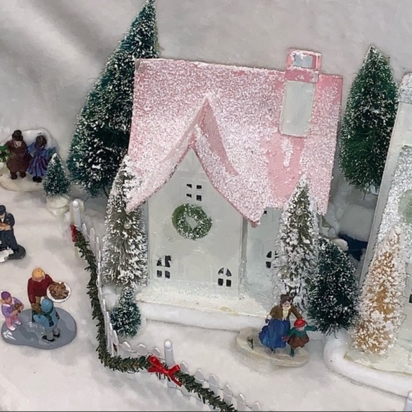 ready for next Christmas, everything you see Included - Picture 7 of 17